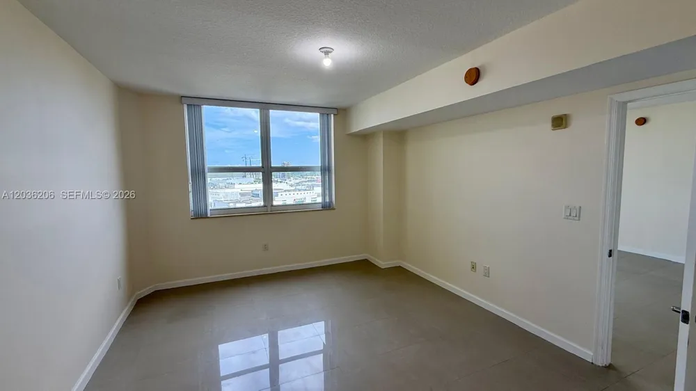 19501 W Country Club Dr #1212 Aventura, FL 33180