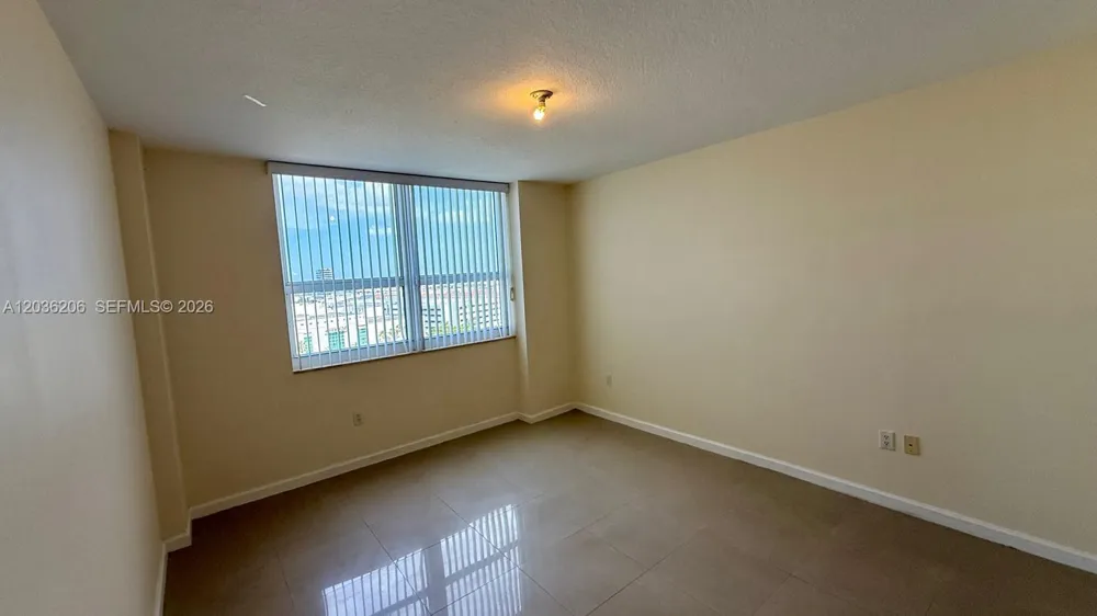 19501 W Country Club Dr #1212 Aventura, FL 33180