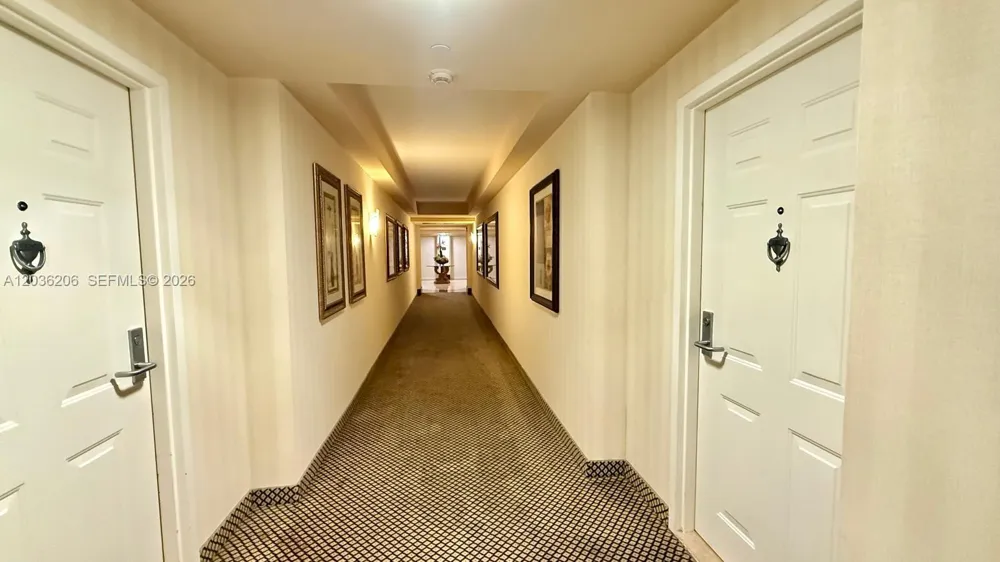 19501 W Country Club Dr #1212 Aventura, FL 33180