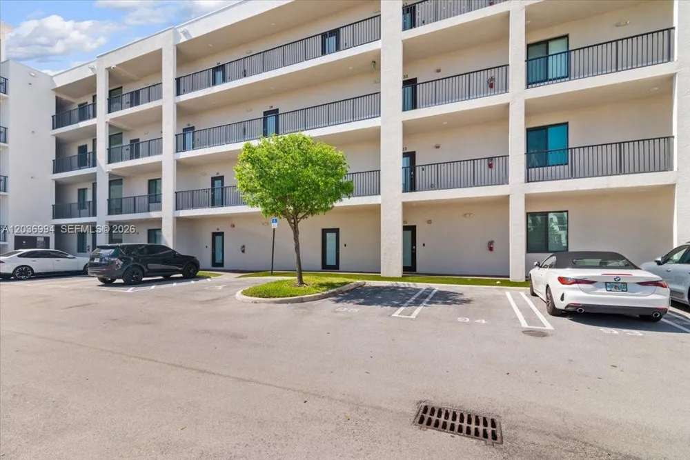 4636 NW 84th Ave #13 Doral, FL 33166