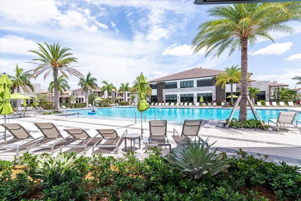 4636 NW 84th Ave #13 Doral, FL 33166