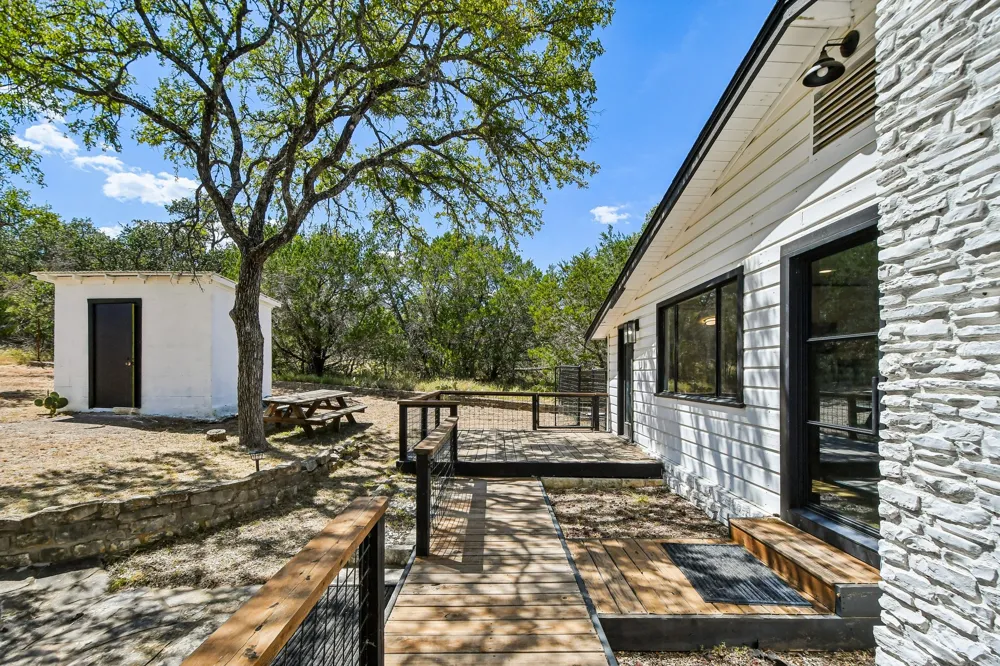 24000 Bluebird Lane Marble Falls, TX 78654