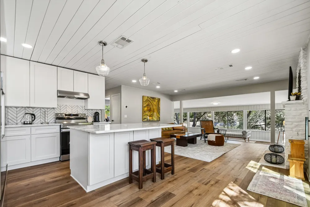 24000 Bluebird Lane Marble Falls, TX 78654