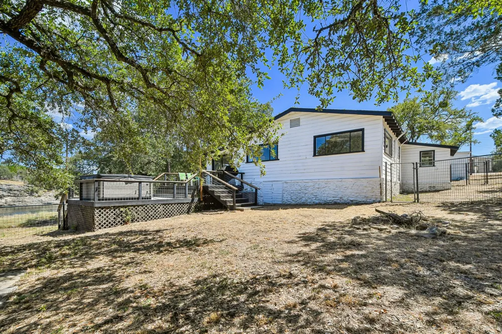 24000 Bluebird Lane Marble Falls, TX 78654
