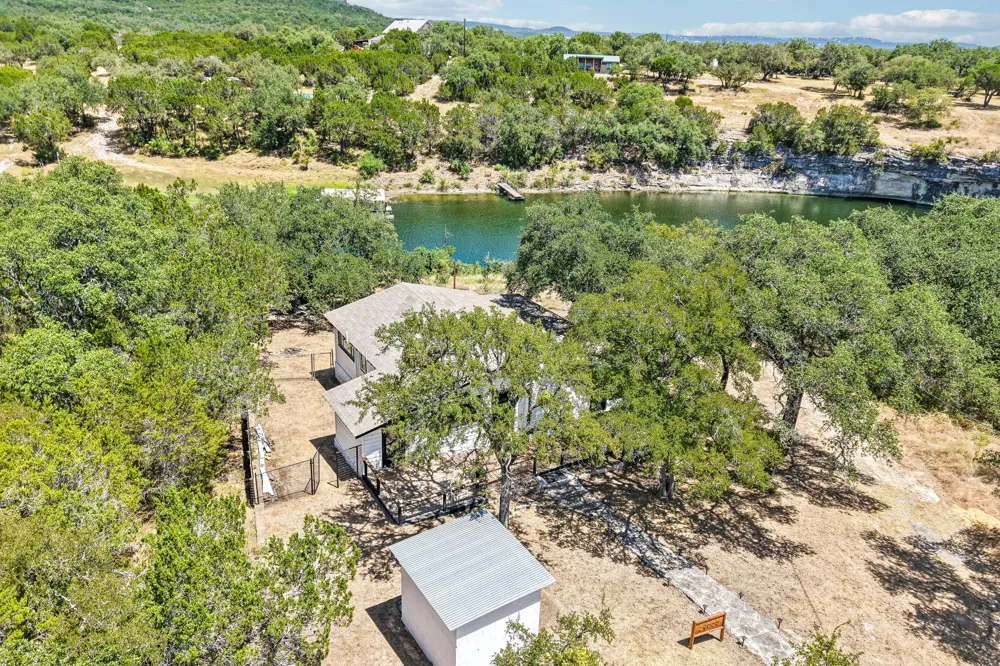 24000 Bluebird Lane Marble Falls, TX 78654