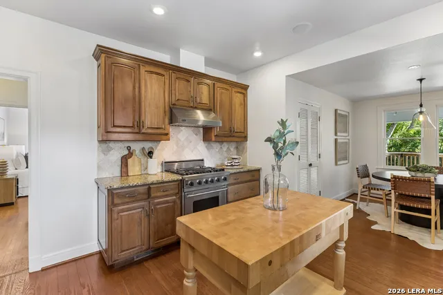 120 LAMONT AVE Alamo Heights, TX 78209