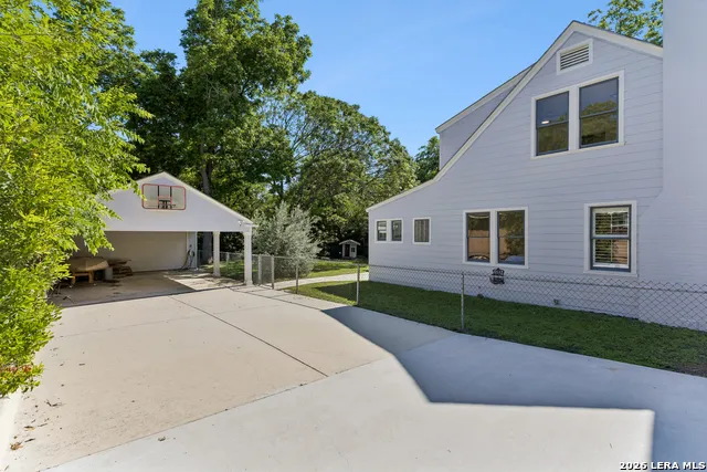 120 LAMONT AVE Alamo Heights, TX 78209