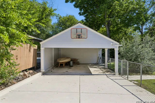 120 LAMONT AVE Alamo Heights, TX 78209