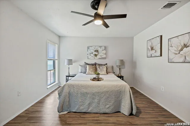 7637 ANTIQUE OAK ST Live Oak, TX 78233