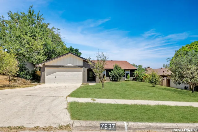 7637 ANTIQUE OAK ST Live Oak, TX 78233