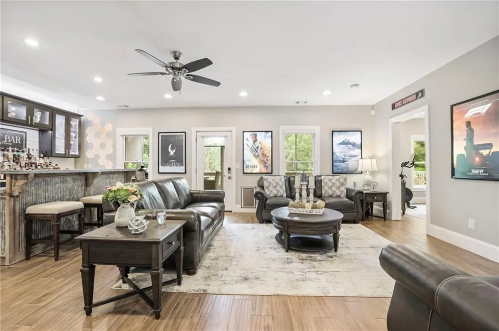 525 Willow Oak Way Roswell, GA 30076