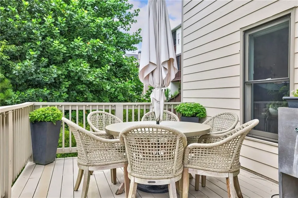 525 Willow Oak Way Roswell, GA 30076