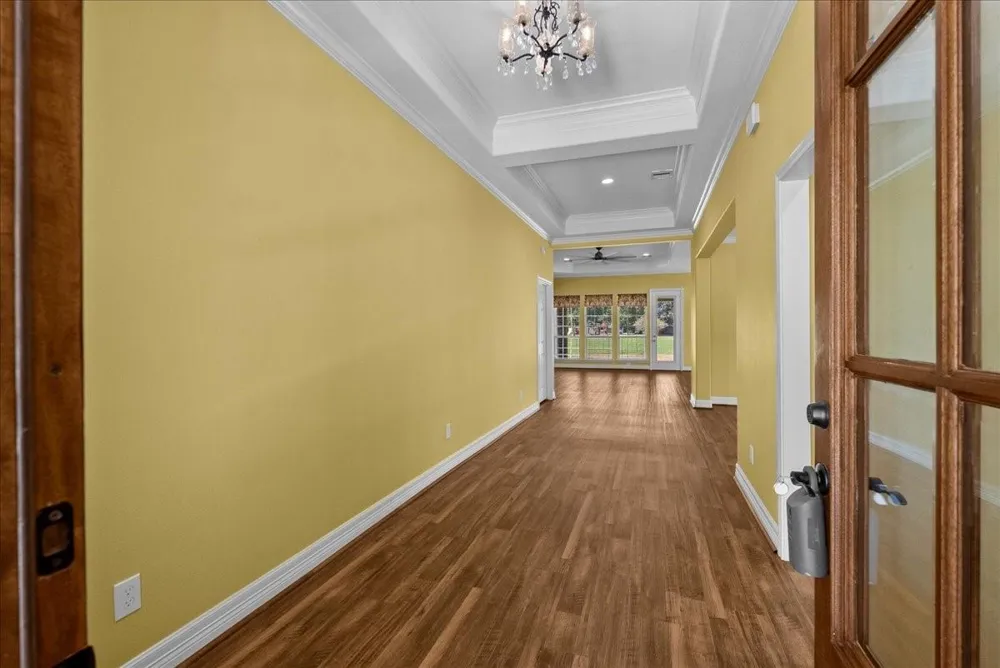 607 Oak Street Anahuac, TX 77514