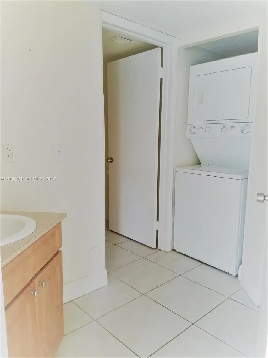 8255 SW 152nd Ave #E-101 Miami, FL 33193