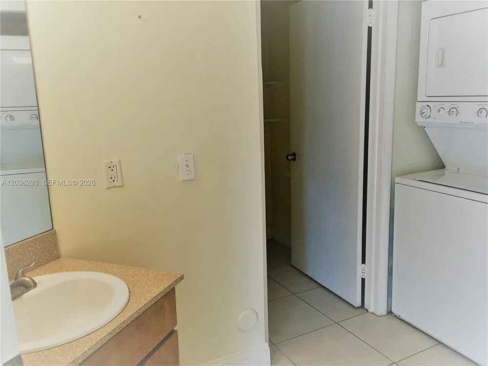 8255 SW 152nd Ave #E-101 Miami, FL 33193