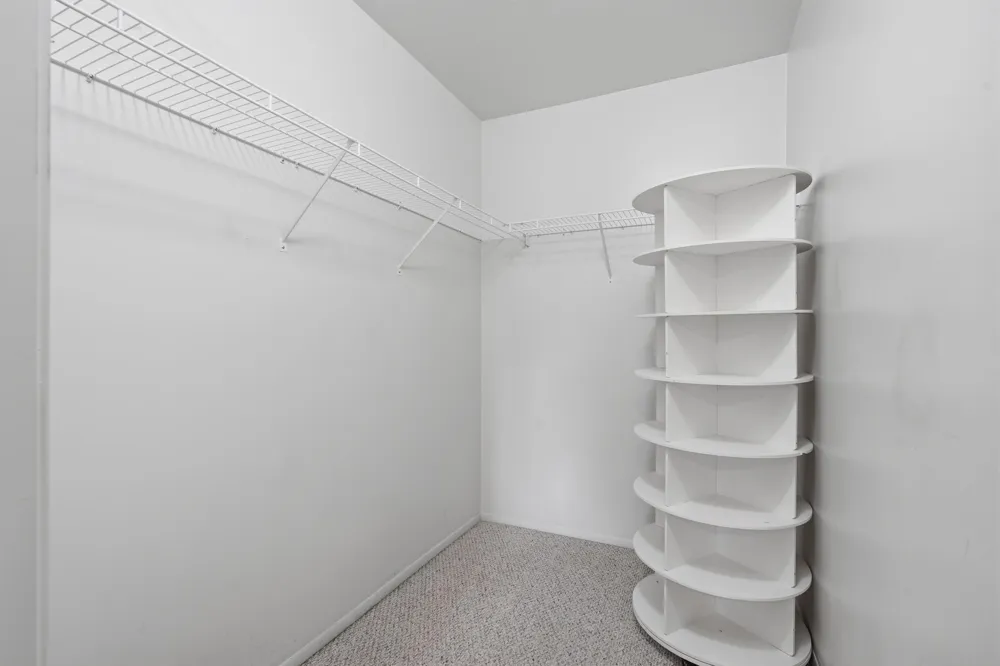 240 Pine Tree Ridge Drive #4 Waterford, MI 48327