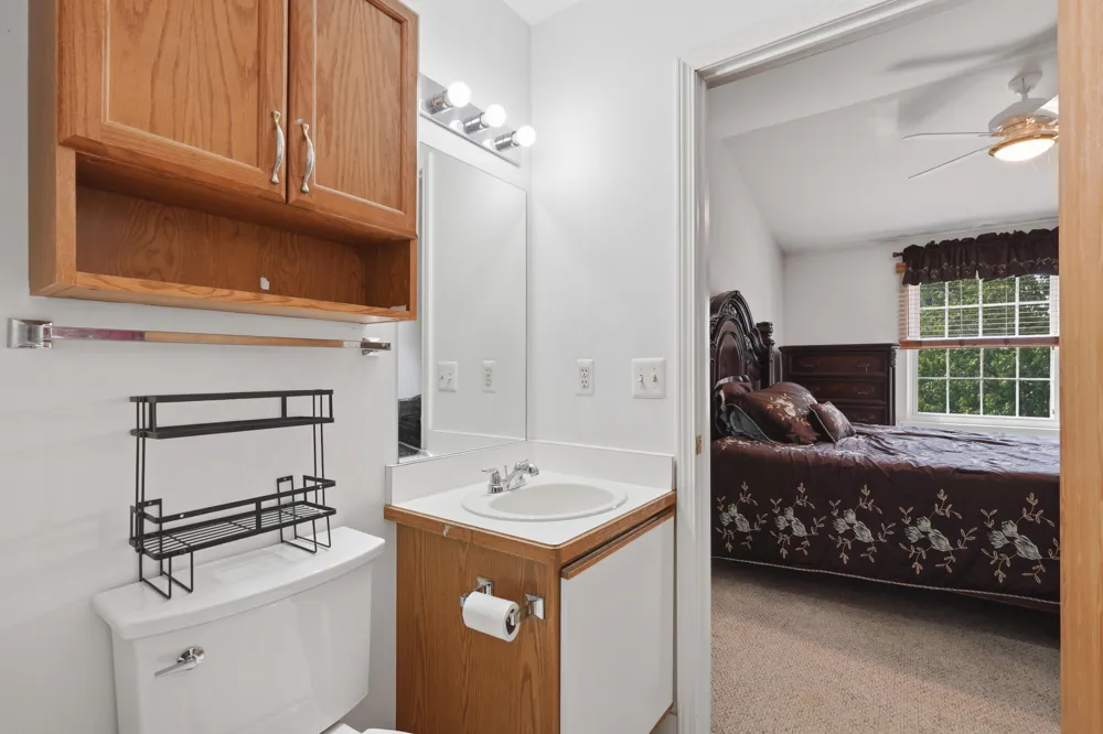 240 Pine Tree Ridge Drive #4 Waterford, MI 48327