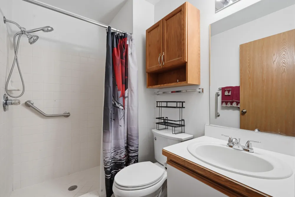 240 Pine Tree Ridge Drive #4 Waterford, MI 48327