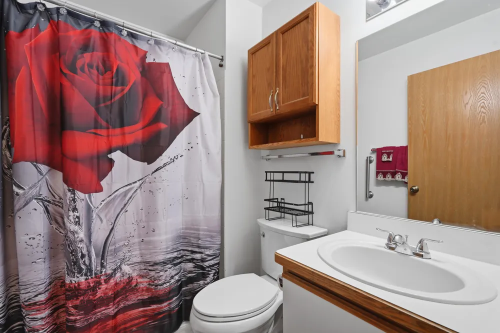 240 Pine Tree Ridge Drive #4 Waterford, MI 48327