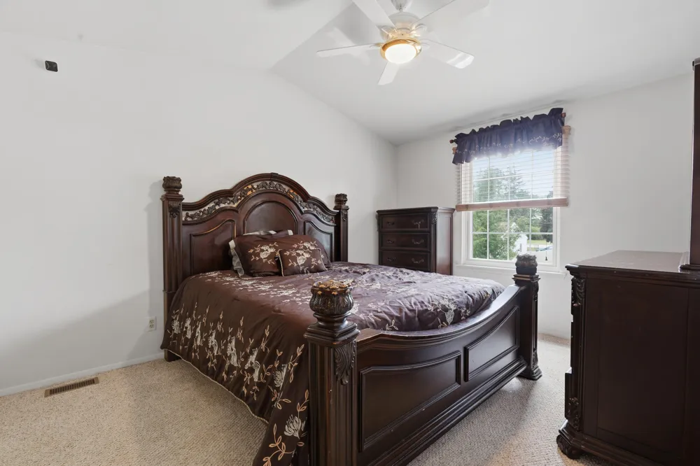 240 Pine Tree Ridge Drive #4 Waterford, MI 48327