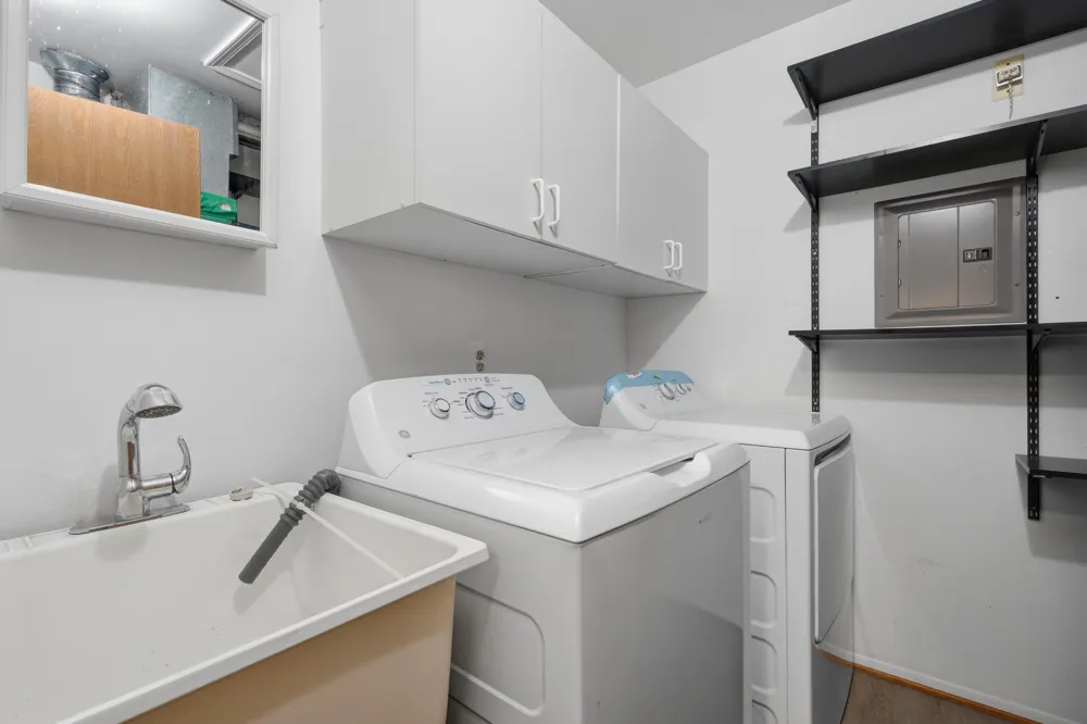 240 Pine Tree Ridge Drive #4 Waterford, MI 48327