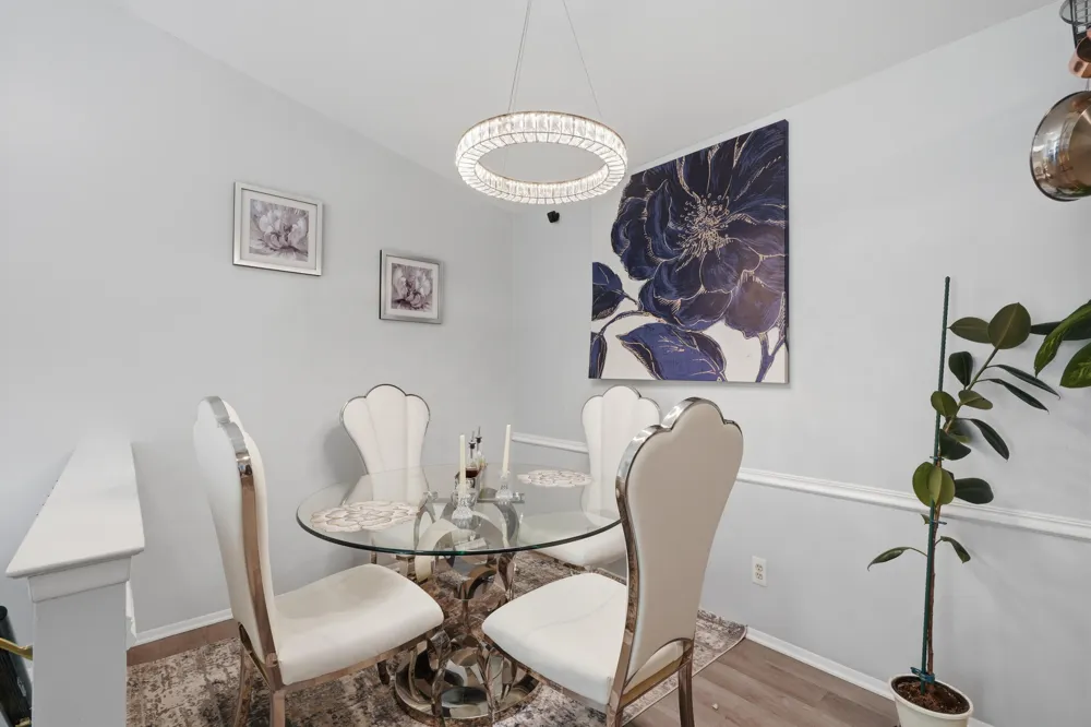 240 Pine Tree Ridge Drive #4 Waterford, MI 48327