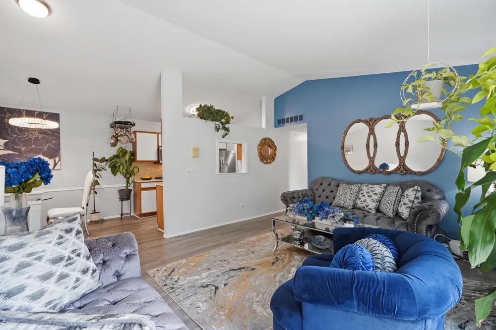 240 Pine Tree Ridge Drive #4 Waterford, MI 48327