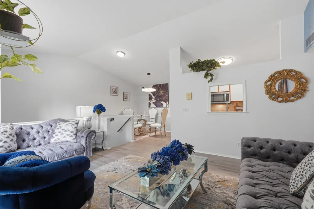 240 Pine Tree Ridge Drive #4 Waterford, MI 48327