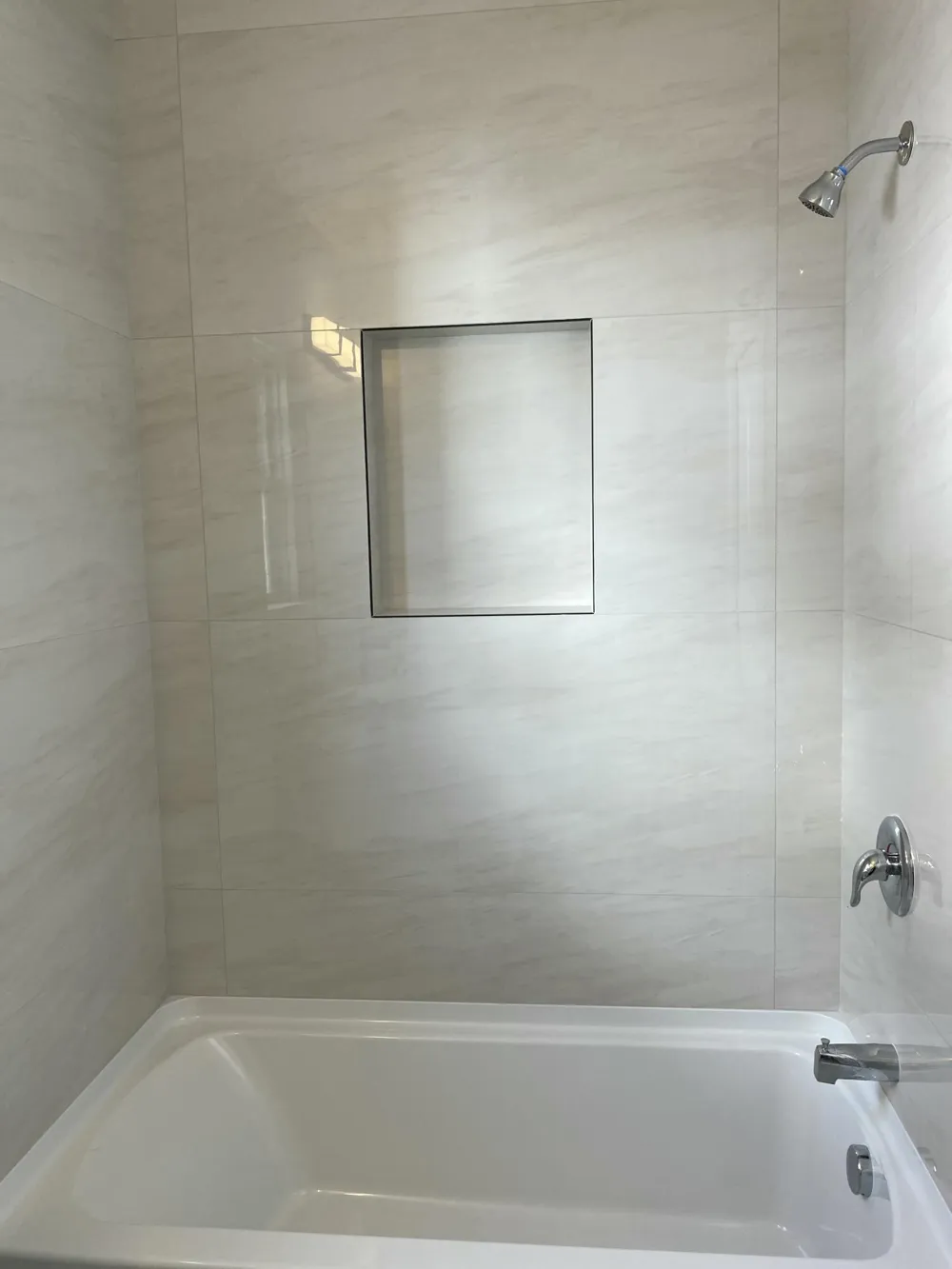 558 Falcon Drive Dundee, MI 48131