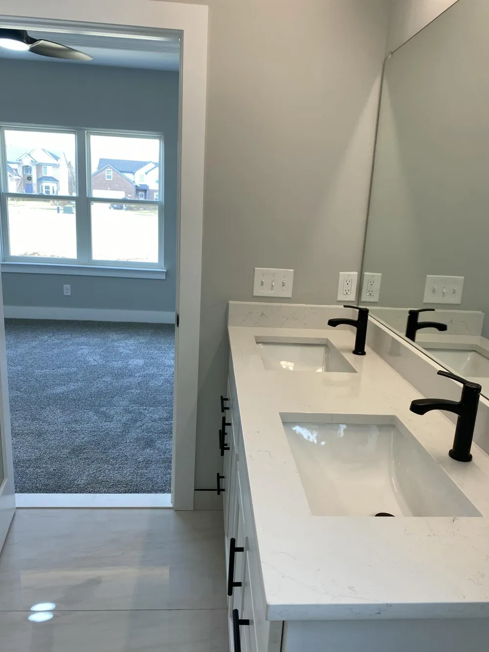 558 Falcon Drive Dundee, MI 48131