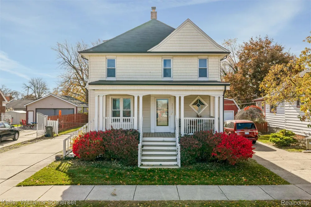 22816 Ridgeway Street St Clair Shores City, MI 48080