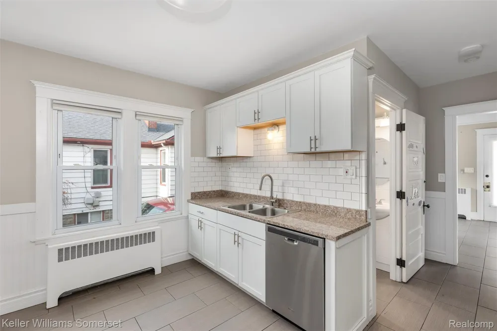 22816 Ridgeway Street St Clair Shores City, MI 48080