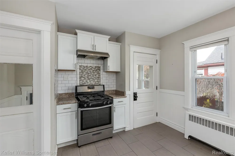 22816 Ridgeway Street St Clair Shores City, MI 48080