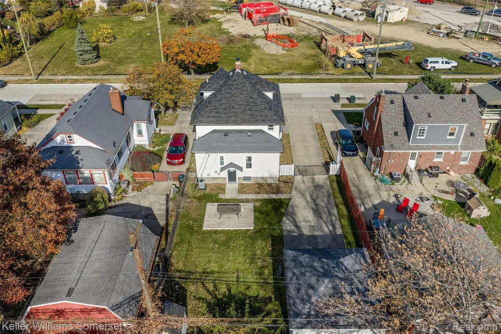 22816 Ridgeway Street St Clair Shores City, MI 48080