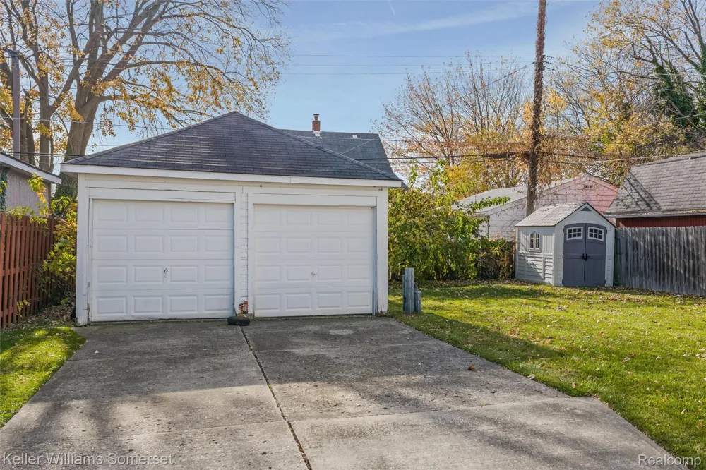 22816 Ridgeway Street St Clair Shores City, MI 48080