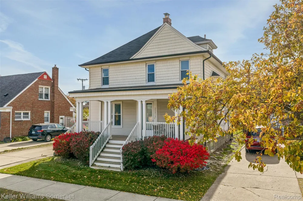 22816 Ridgeway Street St Clair Shores City, MI 48080