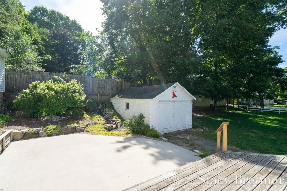 308 4th Street Allegan City, MI 49010