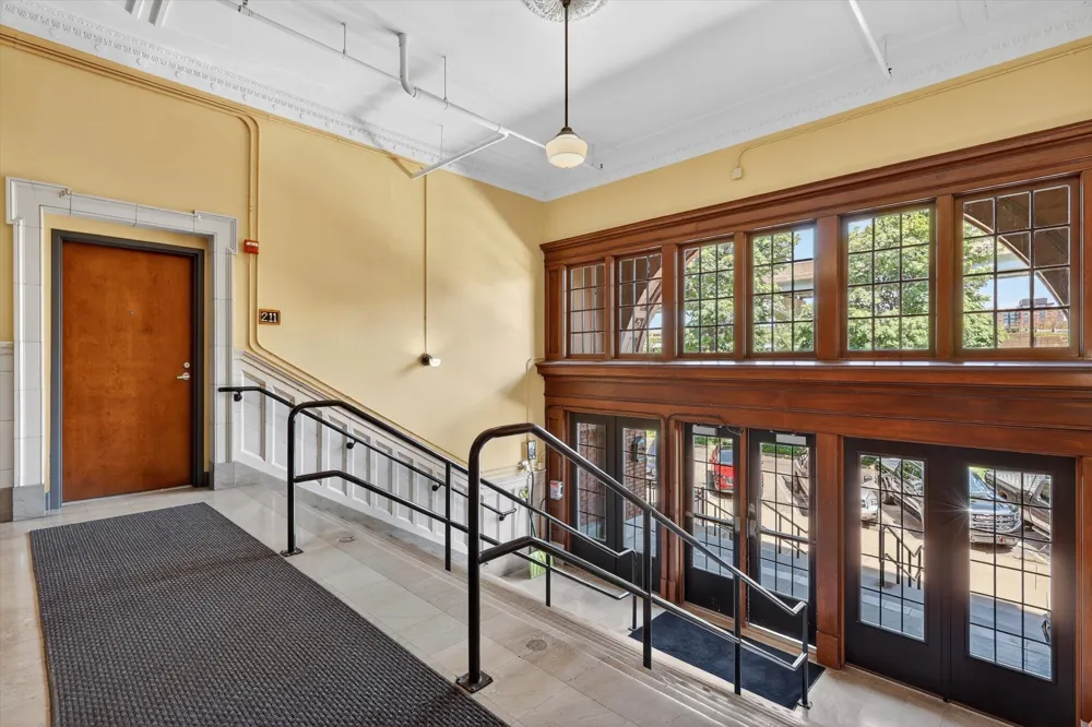 600 Broadway Avenue NW #211 Grand Rapids City, MI 49504