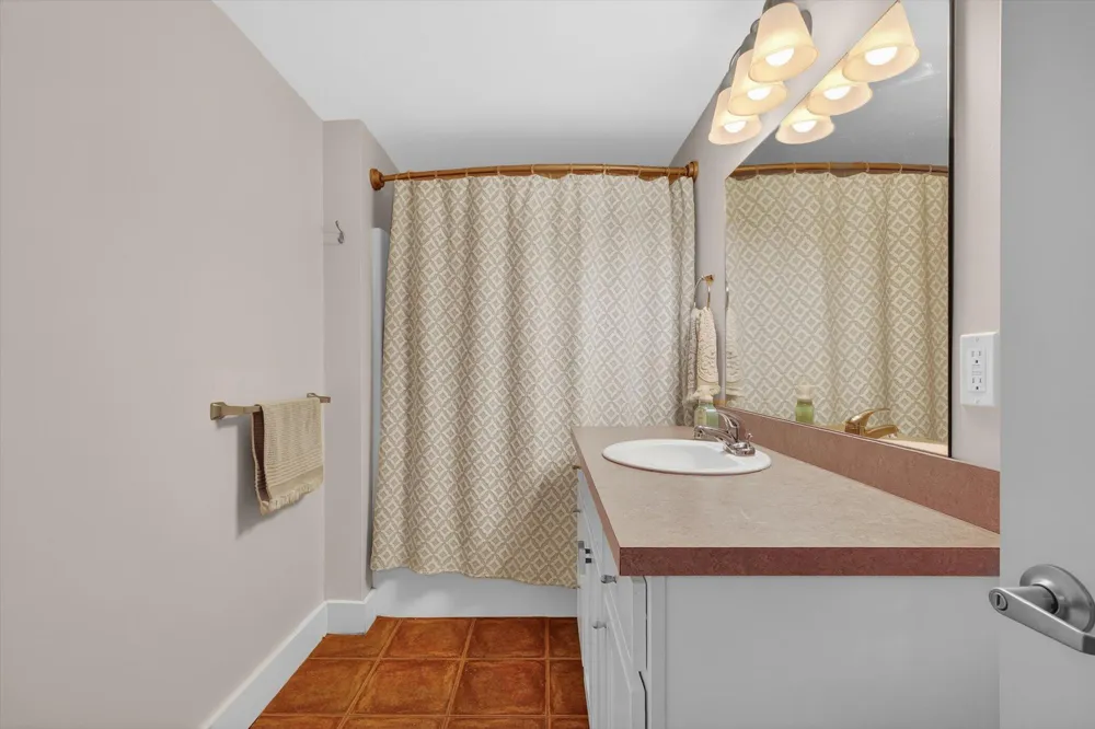 600 Broadway Avenue NW #211 Grand Rapids City, MI 49504