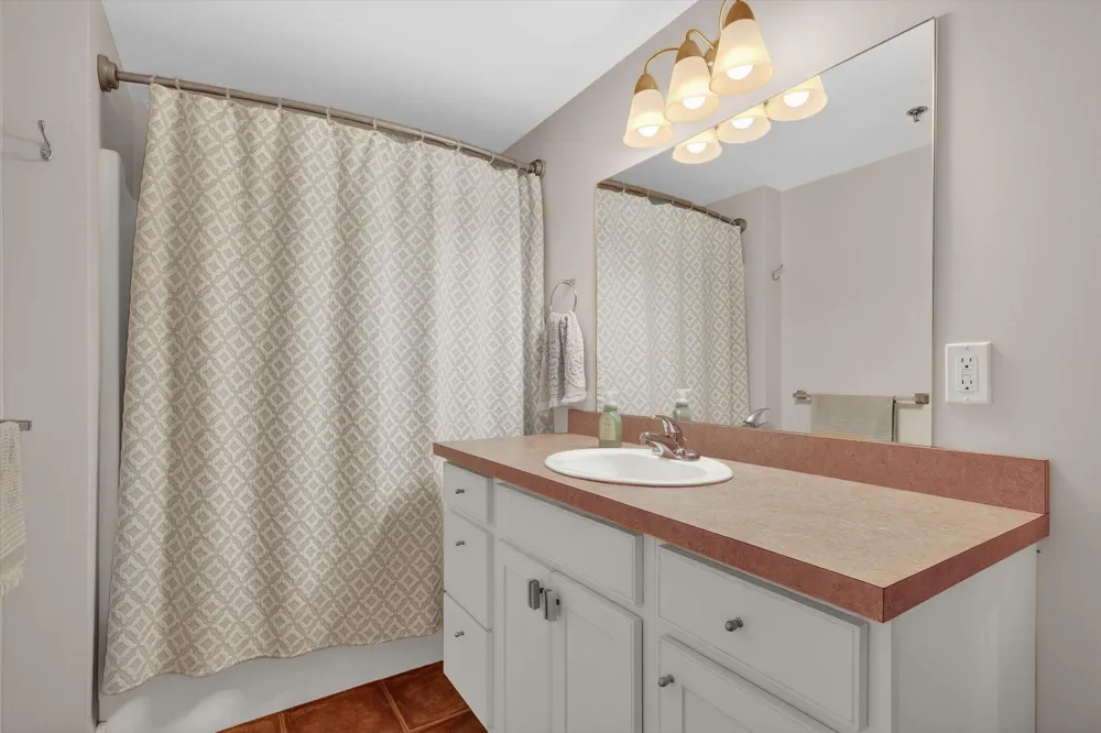 600 Broadway Avenue NW #211 Grand Rapids City, MI 49504