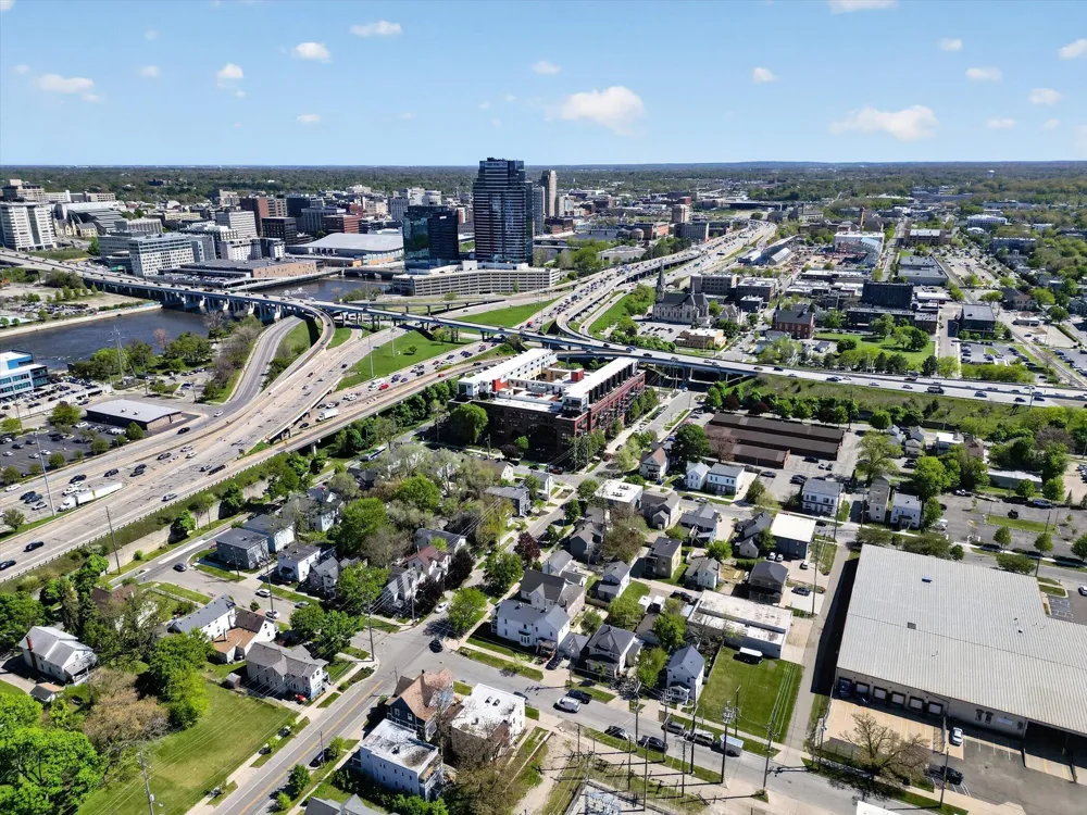 600 Broadway Avenue NW #211 Grand Rapids City, MI 49504