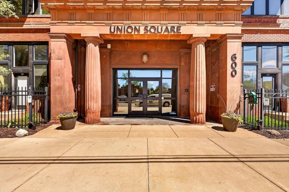 600 Broadway Avenue NW #211 Grand Rapids City, MI 49504