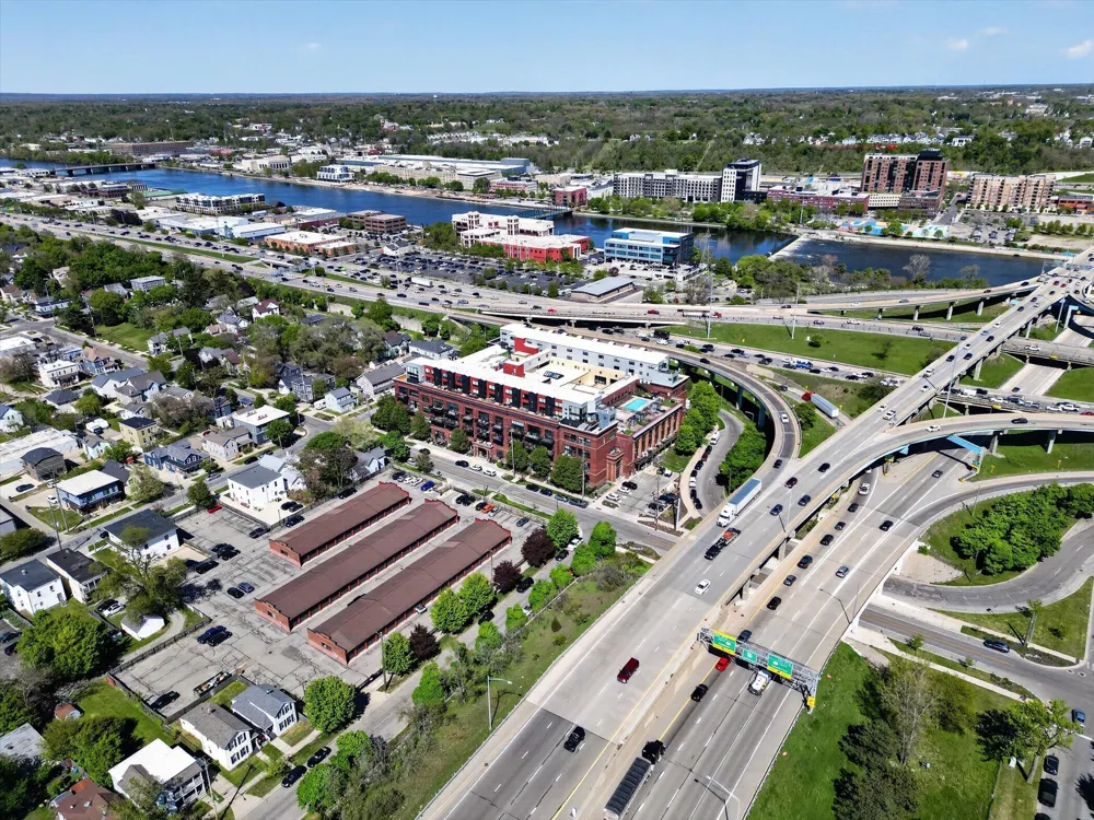 600 Broadway Avenue NW #211 Grand Rapids City, MI 49504