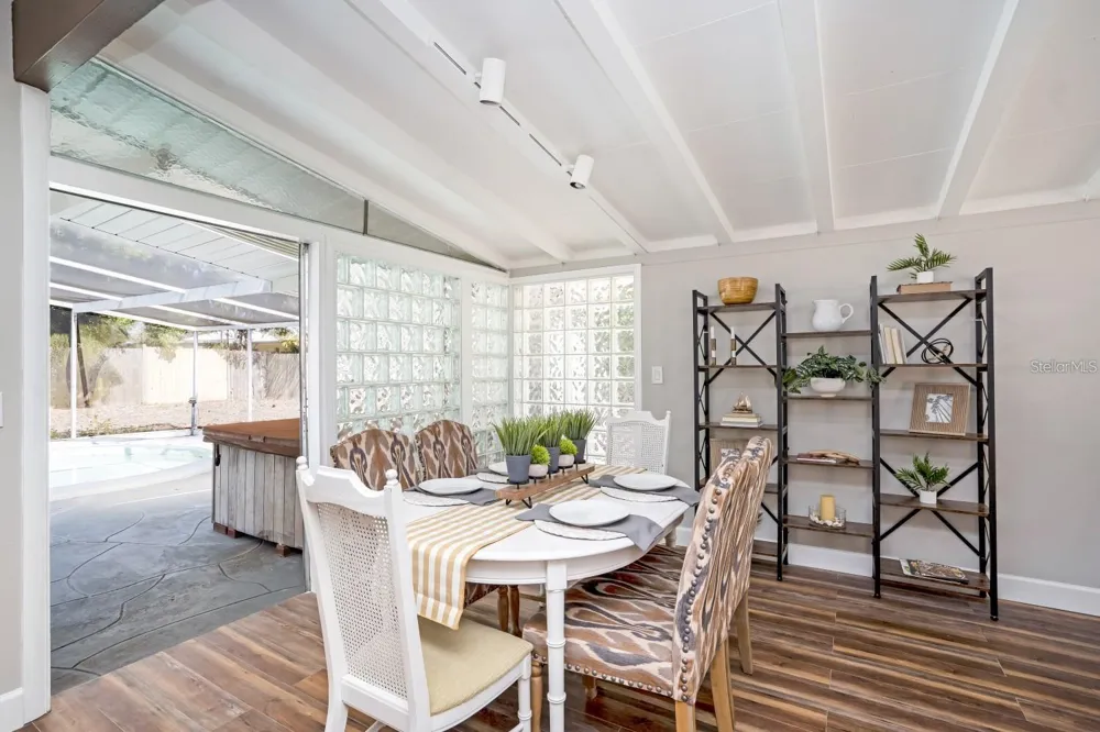 2213 WASON ROAD Sarasota, FL 34231