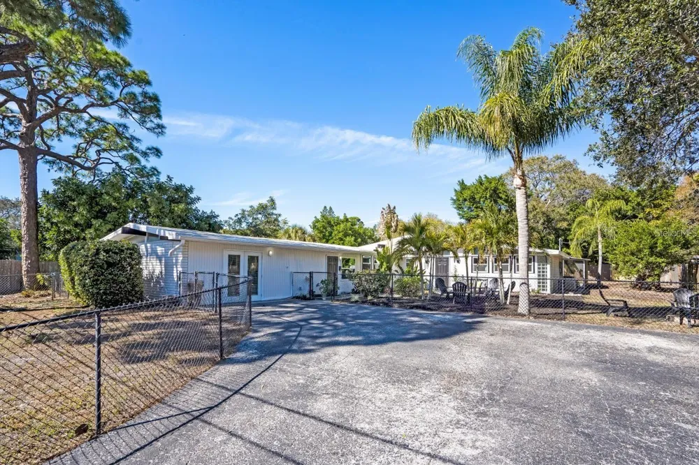 2213 WASON ROAD Sarasota, FL 34231