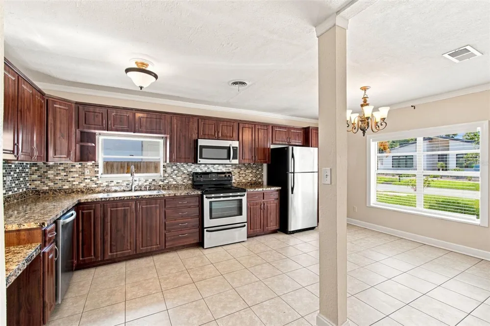 805 W BRADDOCK STREET #A Tampa, FL 33603