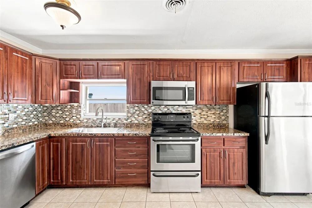 805 W BRADDOCK STREET #A Tampa, FL 33603