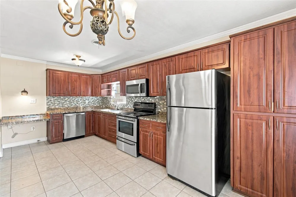 805 W BRADDOCK STREET #A Tampa, FL 33603