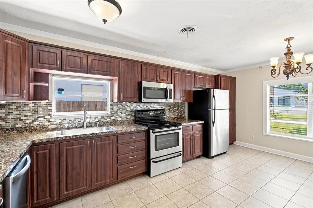805 W BRADDOCK STREET #A Tampa, FL 33603