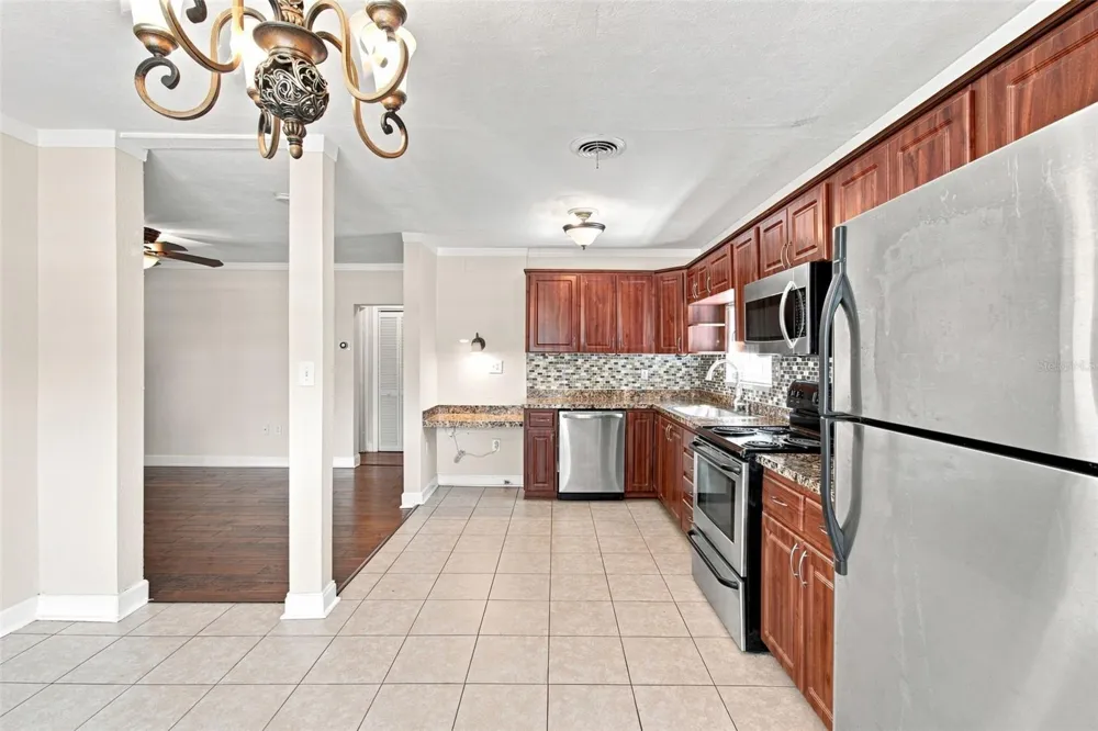 805 W BRADDOCK STREET #A Tampa, FL 33603